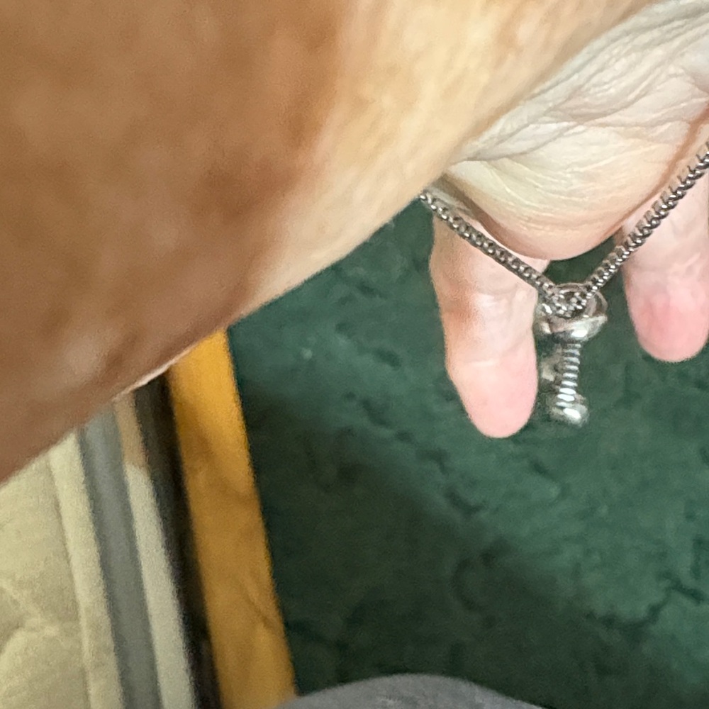 Chic Silver Diamond Pattern Bracelet - image 4